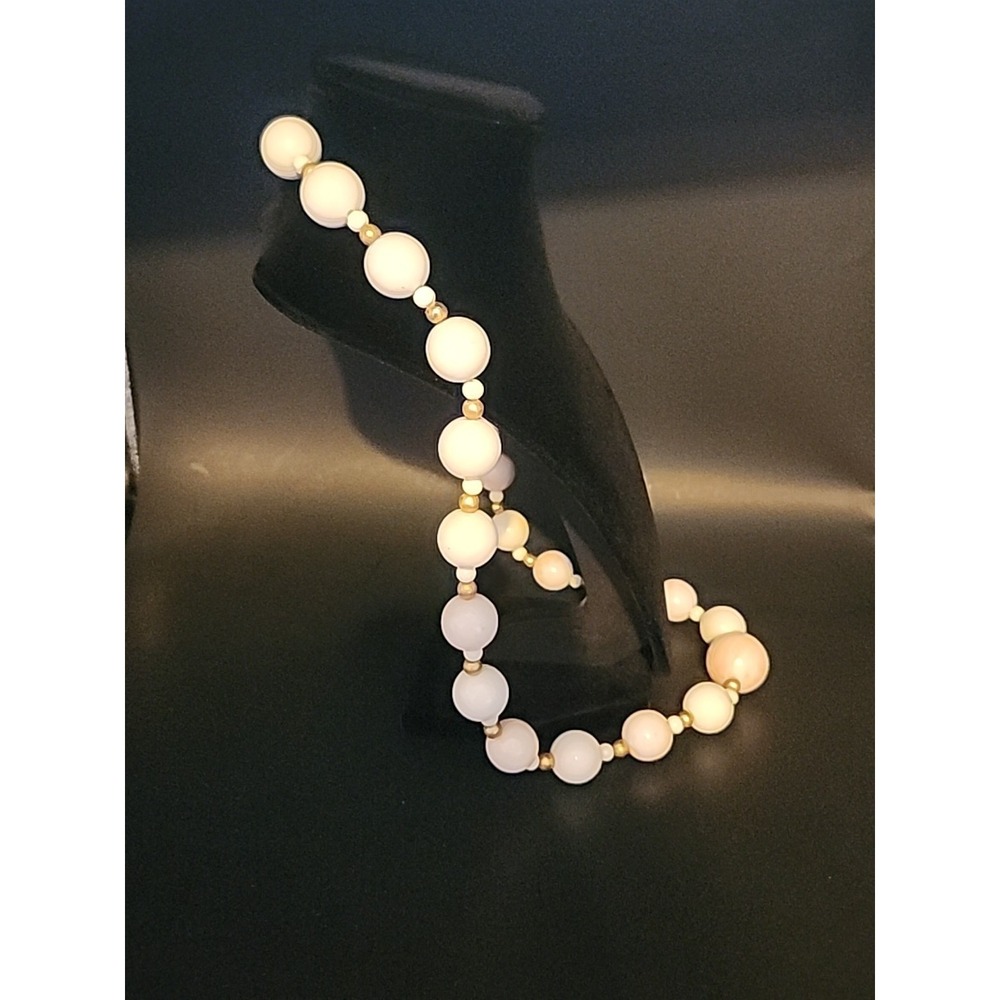 Vintage Signed VA Chunky Beaded Acrylic Necklace White/Goldtone/ Pale Orange 31" - Picture 6 of 16